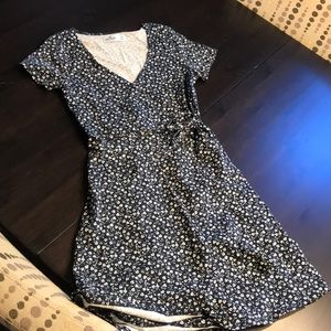 Hollister floral flare wrap dress size XS